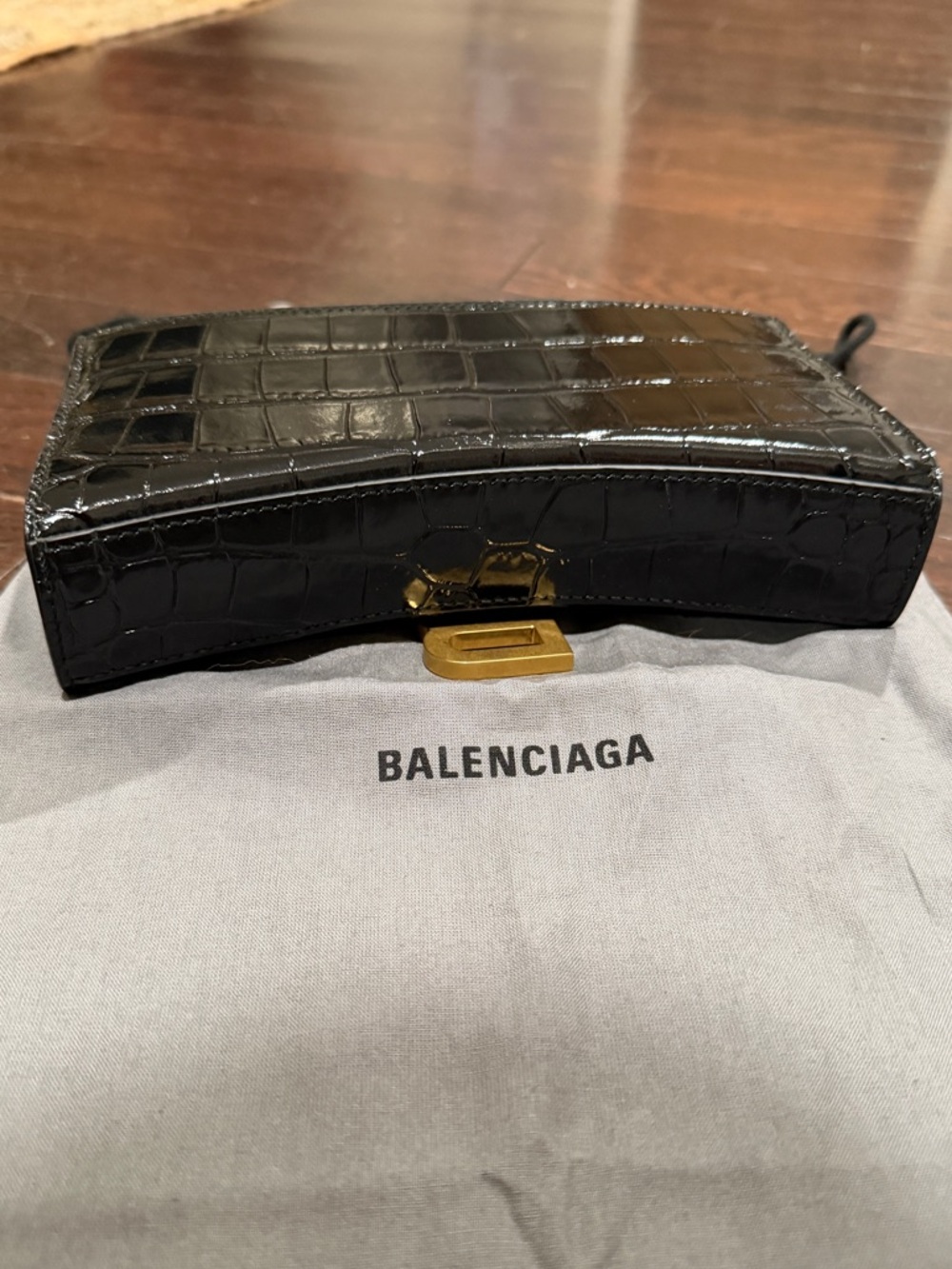 Balenciaga: Black Croc Hourglass Bag (Like New) - Picture 9 of 15